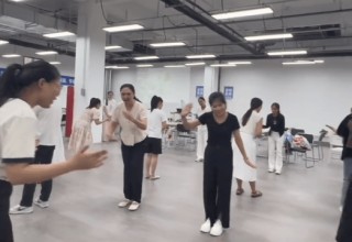 原来教师编面试是一场沉浸式表演 网友：这才是真正的表演系
