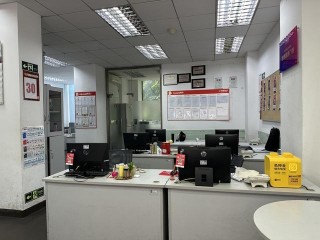 潇湘晨报[中泰证券]楼市新政首个周末观察：门店经纪人全员出动，二手房热点问题回应来了