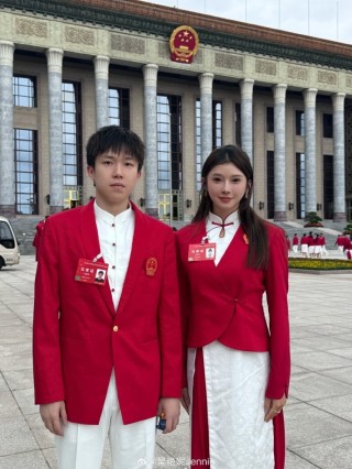 吴艳妮晒照:最幸福的一天 东方之美