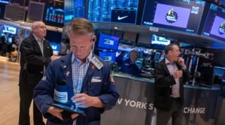 尾盘：标普500指数上涨1.3% 有望结束五连跌