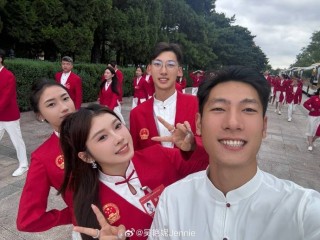 吴艳妮晒照:最幸福的一天 东方之美
