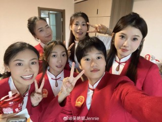 吴艳妮晒照:最幸福的一天 东方之美