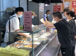 盒马推出9元平价快餐，商超企业要抢快餐店的生意了？