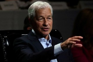 第一财经:富途证券摩根大通的戴蒙表示，他将在继任问题上“做正确的事情”