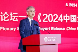 黄益平：我们“新三样”对美国经济的冲击其实不大 在一些领域产能过剩问题可能会持续一段时间