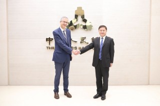 抖音:易倍策略中国人民银行行长潘功胜会见巴塞尔银行监管委员会主席德科斯