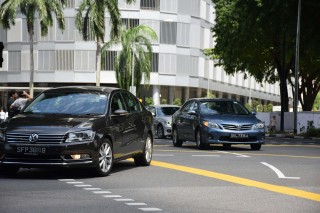 自动挡在坡道停车的正确方法是什么？坡道停车的技巧和注意事项有哪些？
