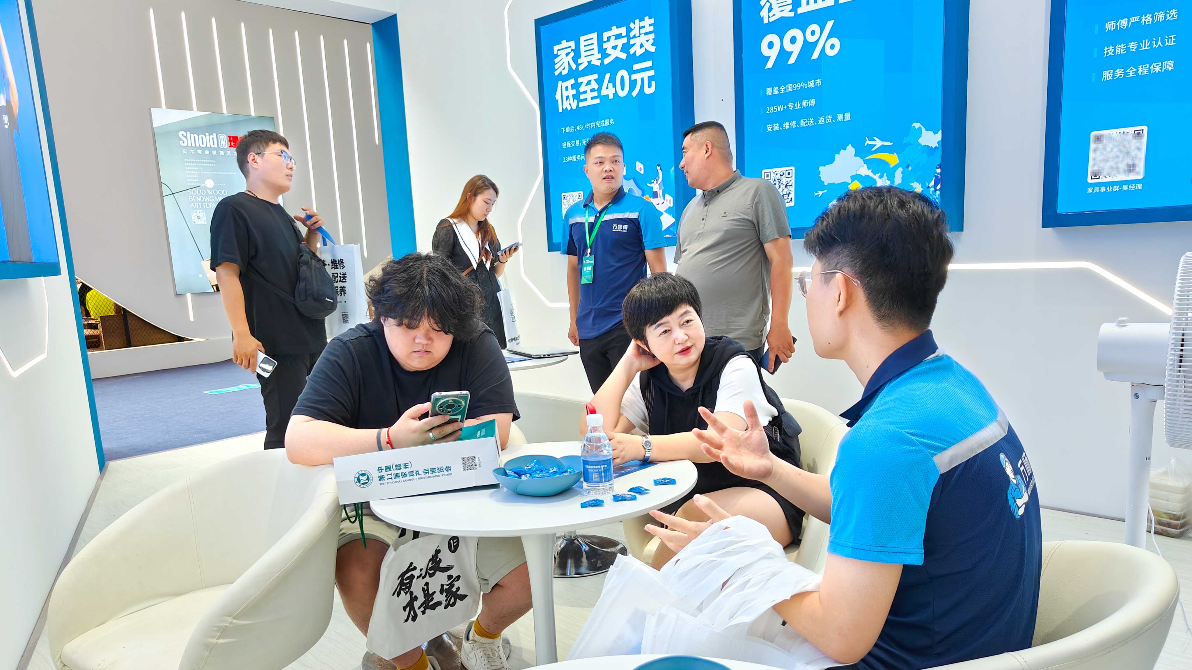 月刊|:联华证券万师傅亮相中国（赣州）第11届家具产业博览会，大放异彩好评如潮-第4张图片