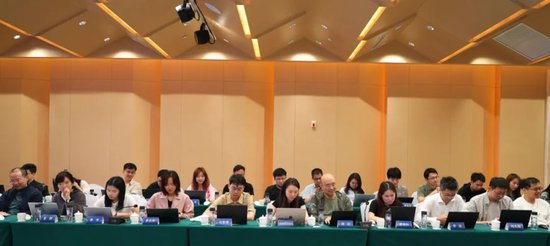 日记[一两点策略]吴向东：白酒像是一匹汗血宝马-第4张图片