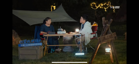 别叫我网红！董宇辉：可以说我是下岗教师 英语中网红不是褒义词-第1张图片
