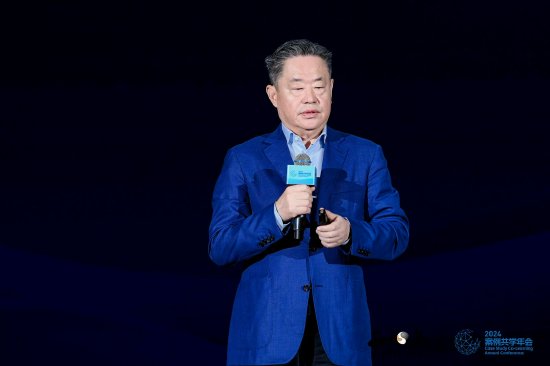 宁高宁：企业经营要坚持科技驱动与创新至上，拥抱新质生产力-第1张图片