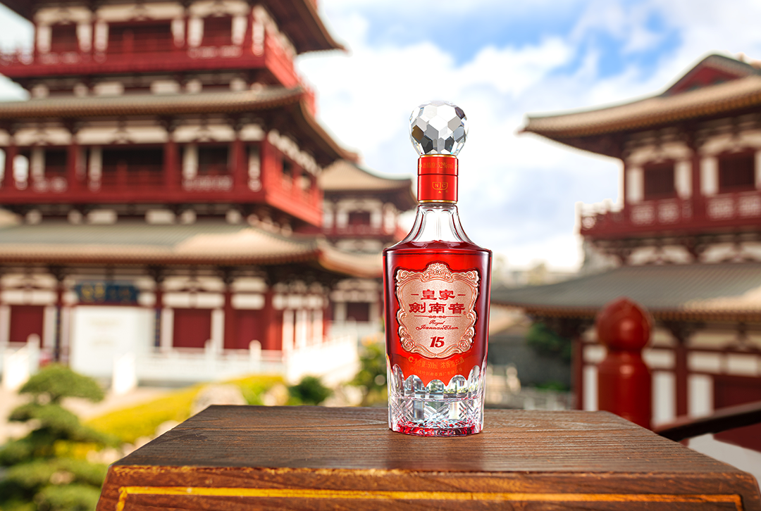 定价1888、重现“御酒标准”，剑南春高端新作唤醒皇家美学-第1张图片