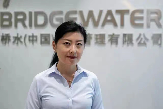 金融圈“打工女皇”崛起！年薪超6500万，生孩子还在给客户打电话？-第11张图片