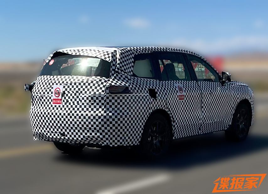 光峰科技称车载投影巨幕已与赛力斯、北汽蓝谷合作，问界未发布新车也将搭载-第5张图片