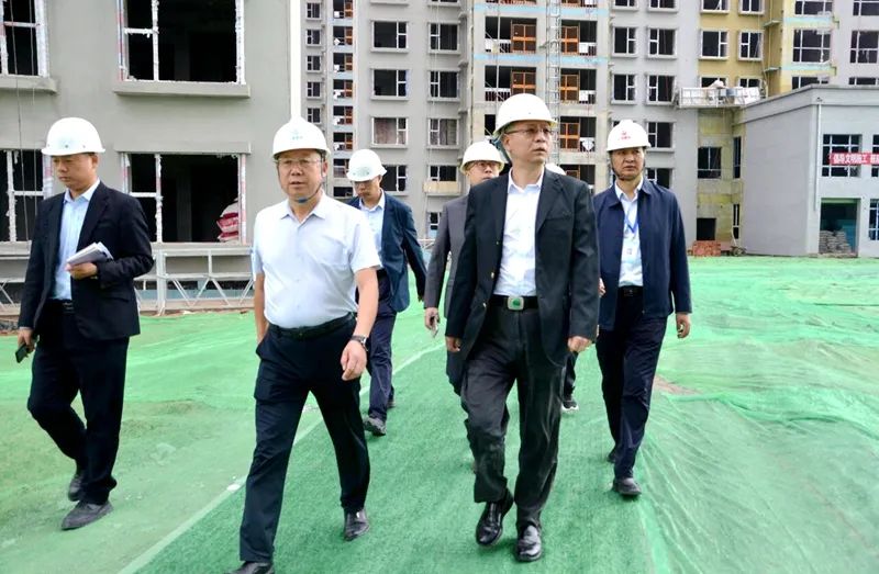 万达集团北区公司副总裁、兰州城市公司总经理吴剑锋一行到甘肃农垦建筑公司安宁尚庄·澜庭项目考察调研-第2张图片