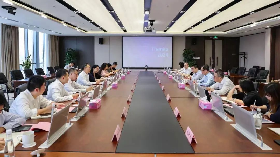 上海市委常委、临港新片区党工委书记、管委会主任陈金山一行调研国药控股-第1张图片