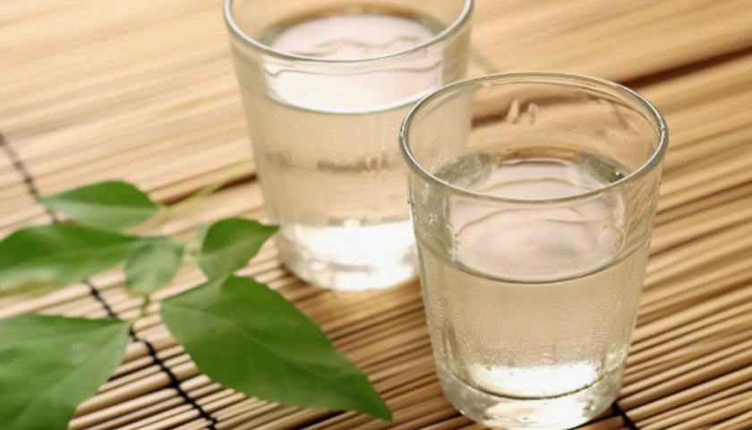 白酒股再掀涨停潮，贵州茅台成交额突破200亿元，山西汾酒等个股3连板-第1张图片