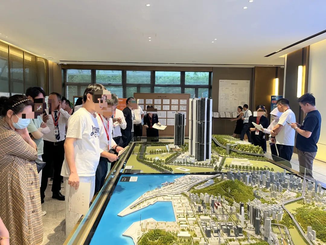 “银十”火热开局！国庆假期多地楼市“升温”，港股部分内房股“回调”-第1张图片