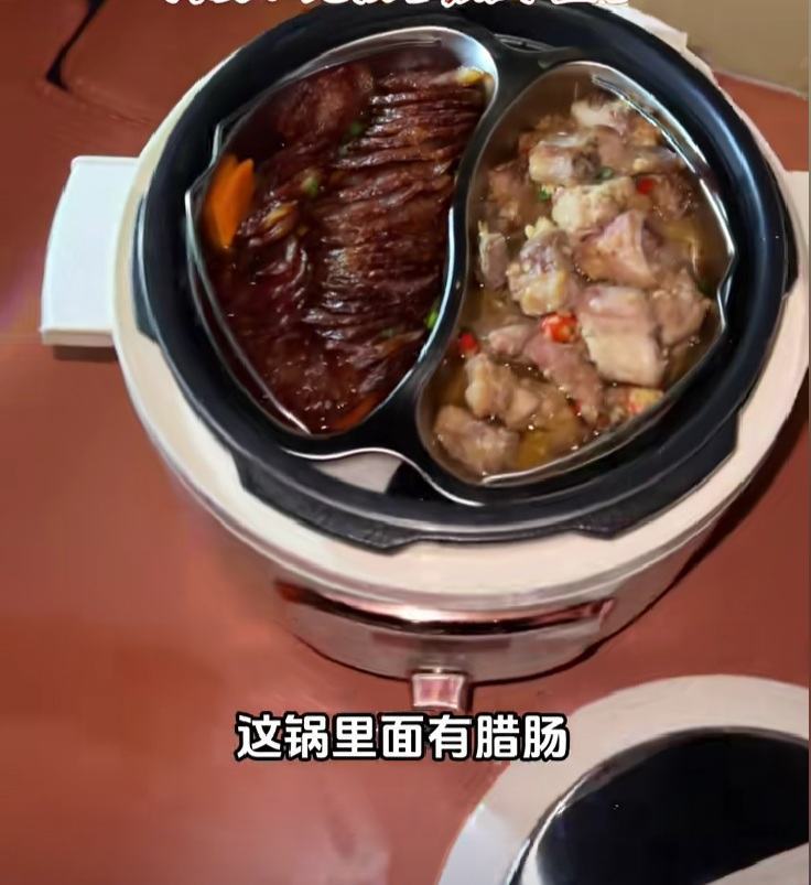 返程路上的家味：小伙返程堵车老妈后备箱放一锅饭菜-第2张图片