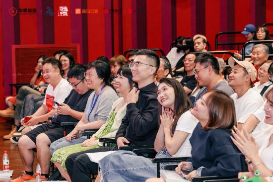 “家是我不分心的关注笼罩之地”：故事开放麦畅聊爱、选择、养老-第5张图片