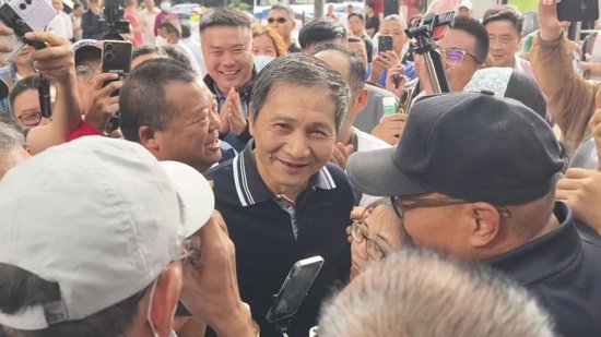 实探丨人声鼎沸的股市沙龙和“上海爷叔”们-第1张图片