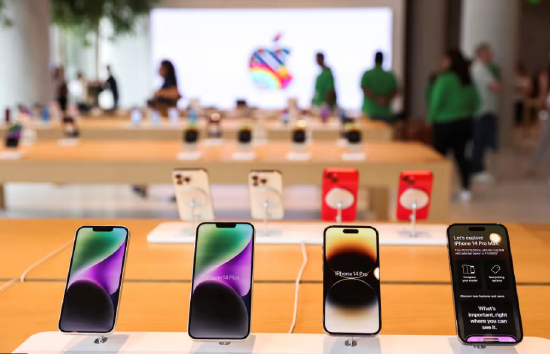外盘头条：巴菲特发声不为任何政治候选人背书 iPhone16订单减少苹果下跌 特斯拉盈利超过预期盘后股价大涨-第5张图片