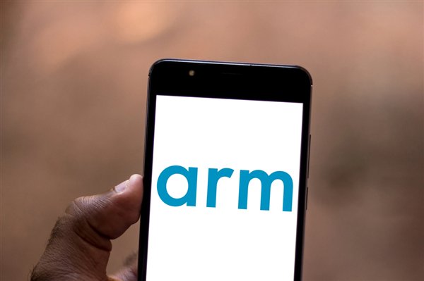 手机PC市场剧变！Arm剑指高通：大战一触即发-第1张图片