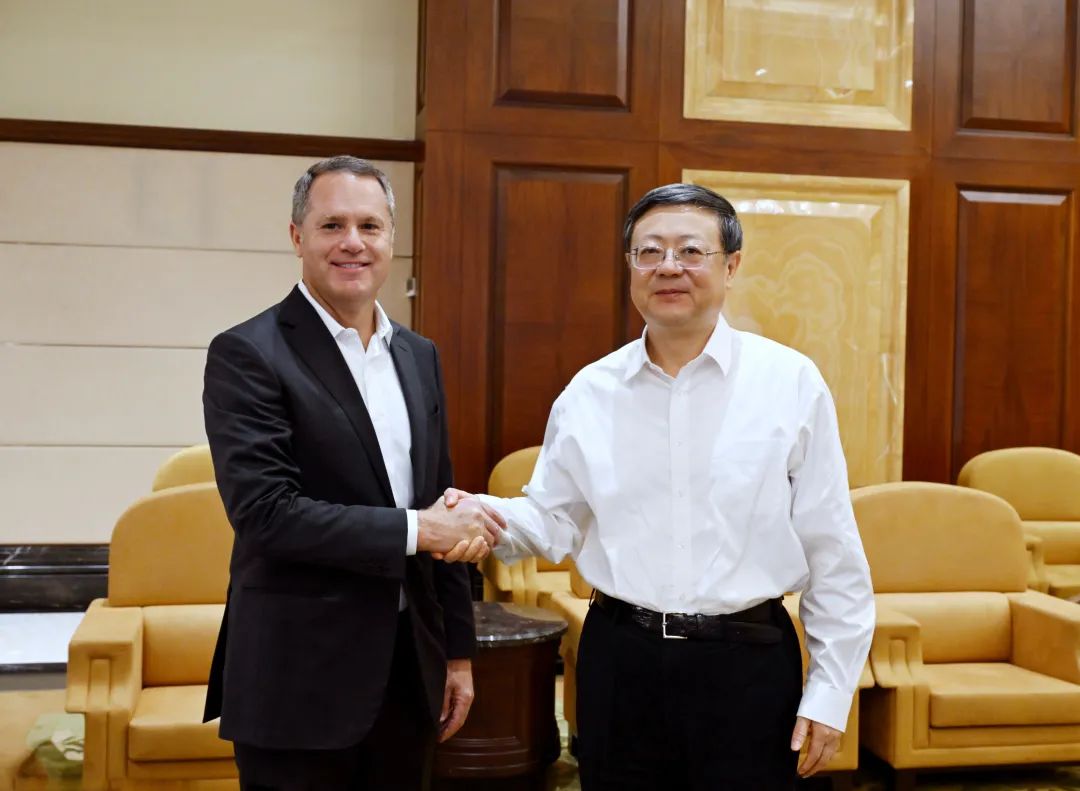陈吉宁会见美国沃尔玛公司全球总裁兼首席执行官董明伦-第1张图片