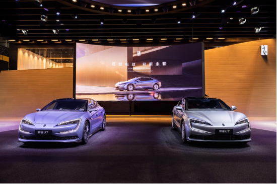 直击广州车展：雷军的车“很亮眼”，但余承东的车“更神秘” | 次世代车研所-第6张图片