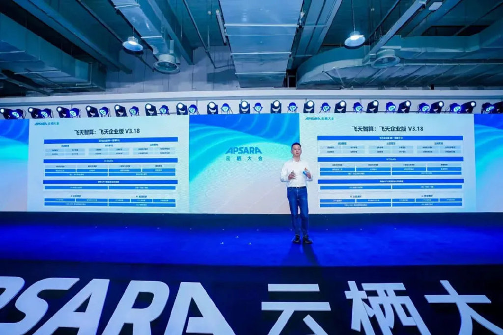 吴泳铭督阵，阿里云月入100亿-第6张图片