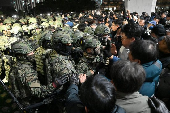 韩国紧急戒严追踪：军管司令部发布一号令 韩军无视国会决议-第1张图片