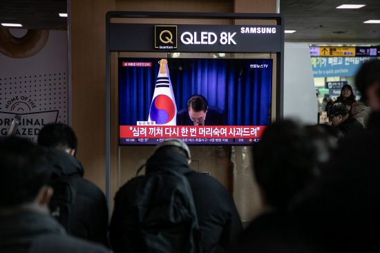 韩国总统尹锡悦就戒严事件道歉 国会即将就弹劾动议投票表决-第1张图片