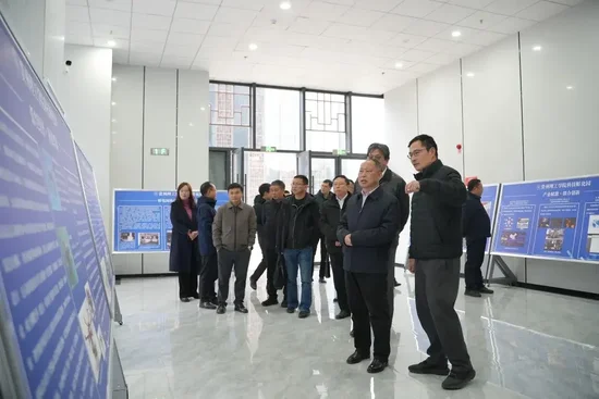 携手打造政校企科技创新平台！贵州理工学院与六盘水市政府签署合作协议-第11张图片