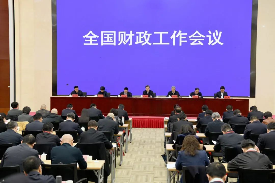 财政部：适当提高退休人员基本养老金-第1张图片