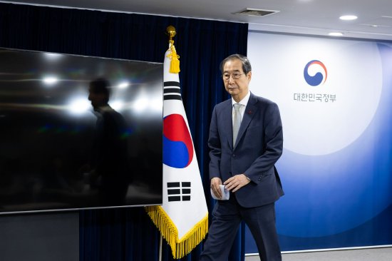 韩国政治不确定性加剧 反对党提交对代总统韩德洙的弹劾动议-第1张图片