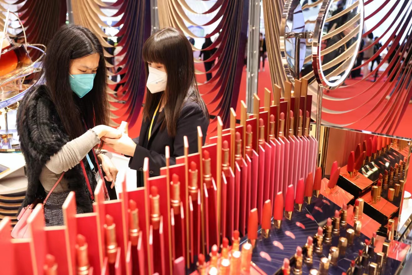 2024年美妆新品牌想要融到钱更难，哪些细分赛道更受资本青睐？-第1张图片