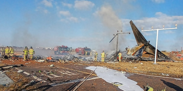 外媒：波音称正就韩国客机碰撞起火事故与济州航空保持联系，向遇难者家属表示慰问-第1张图片