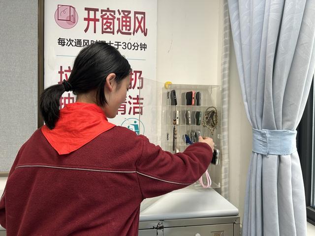 中小学校园手机管理出“禁令”，未成年人手机难题如何破解-第3张图片