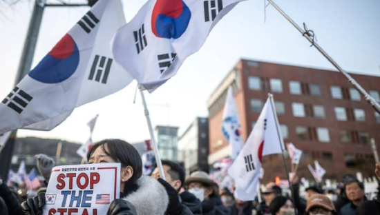 一周外盘头条|尹锡悦拒捕酿“二次内乱”？美国开年遭两起恶性事件 韩国遇史上最大空难 波音成道指最大输家-第1张图片
