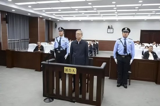 毁誉参半的金融“雅腐”唐双宁-第4张图片