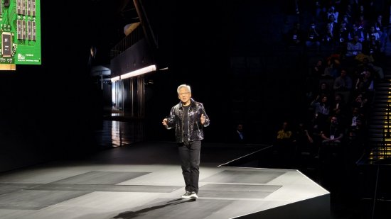 CES前哨 | 黄仁勋：未来每家公司的IT部门都会像AI代理的人力资源部门-第1张图片