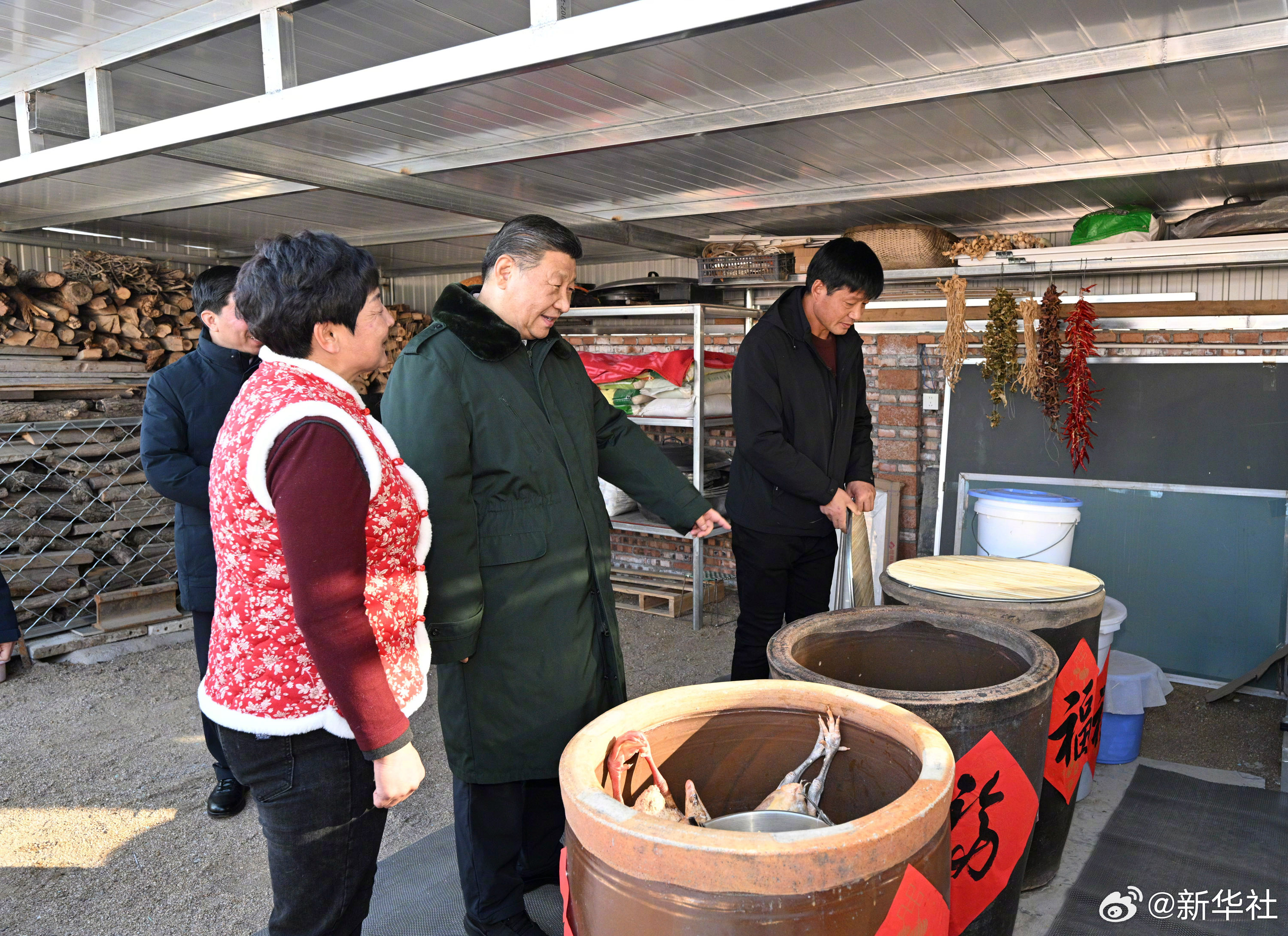 习近平在辽宁葫芦岛市看望慰问受灾群众-第1张图片