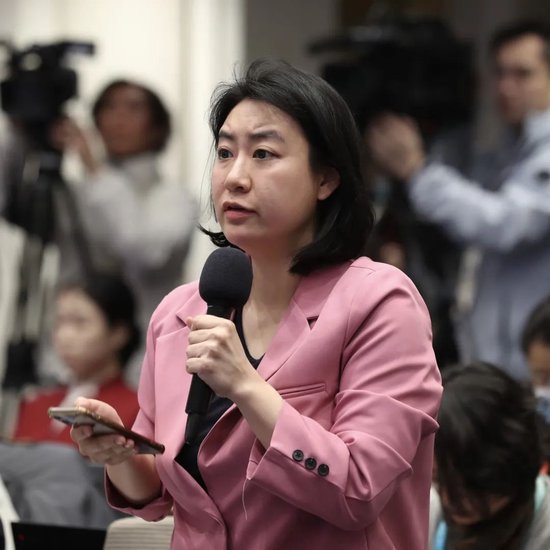 证监会主席吴清在国新办新闻发布会上答记者问：提升实际投资比例、延长考核周期（发言全文、问答实录）-第5张图片
