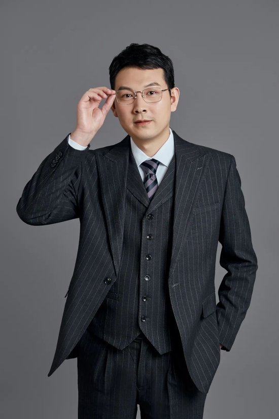 消费电子板块利好不断，公募基金最新解读-第2张图片