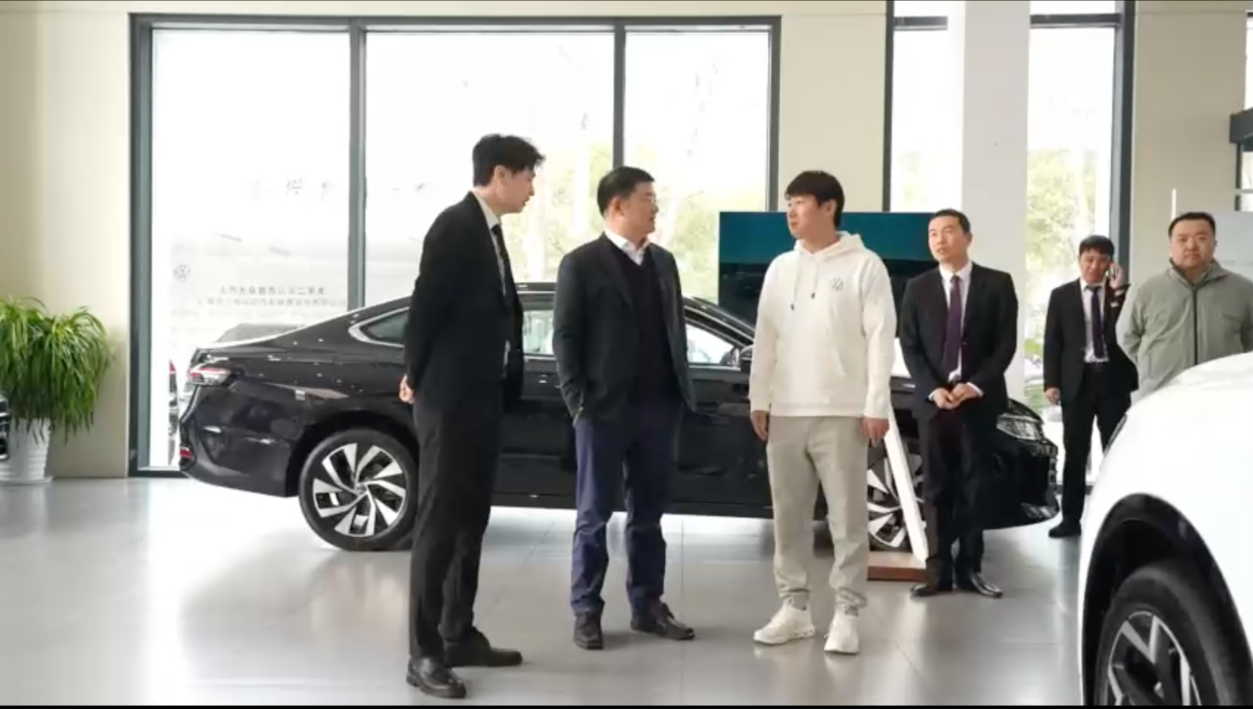 新春走基层 | 探访上汽大众总部：2025年企业计划净增100家经销商，服务考核占比提升至50%-第2张图片
