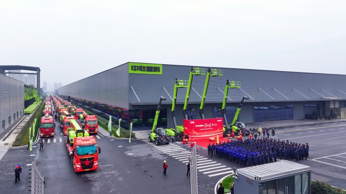 万台设备集中发车 工程机械企业开年发货忙-第1张图片